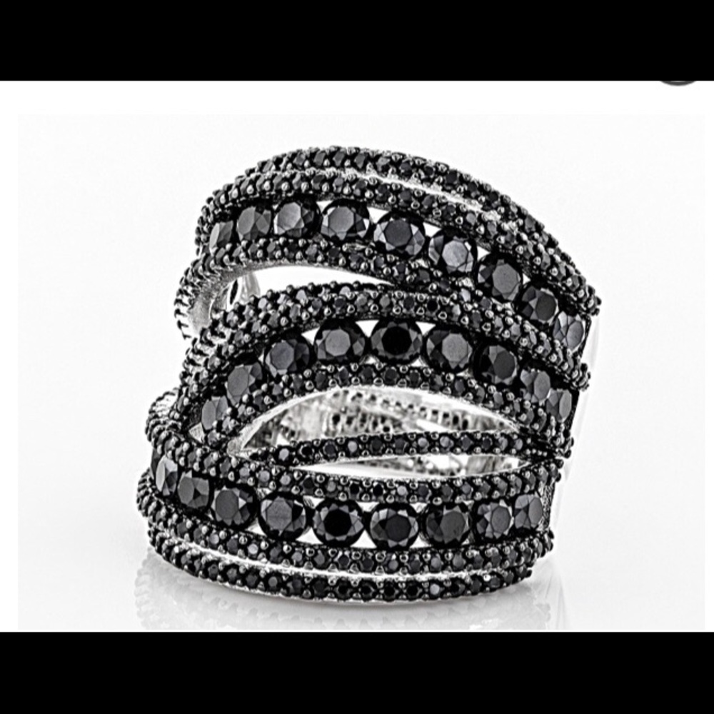 🖤5.07ctw Black spinel crossover band ring